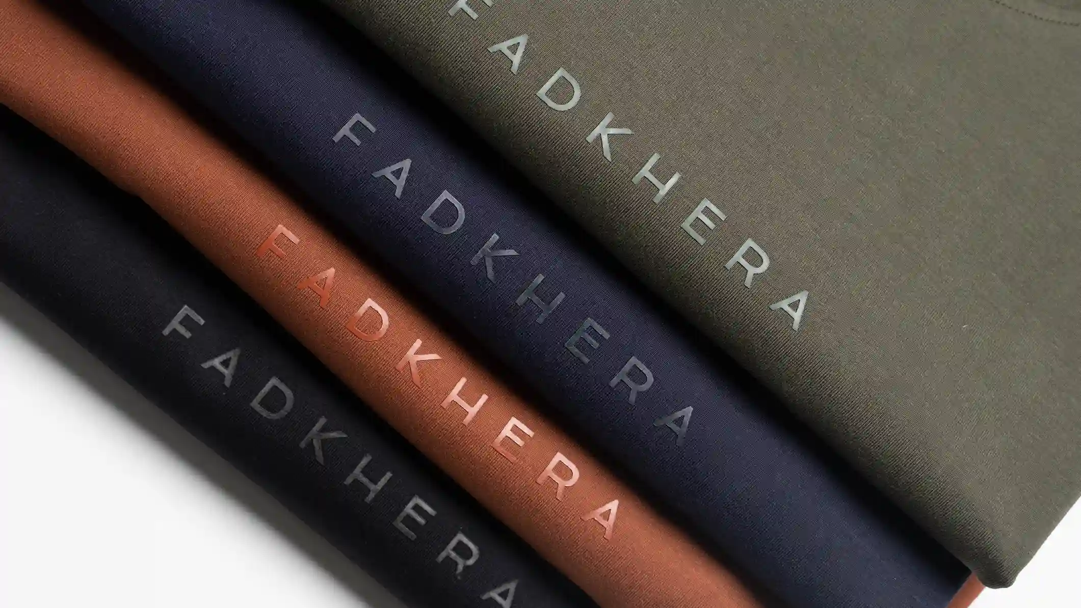 Essential T-Shirt Fadkhera