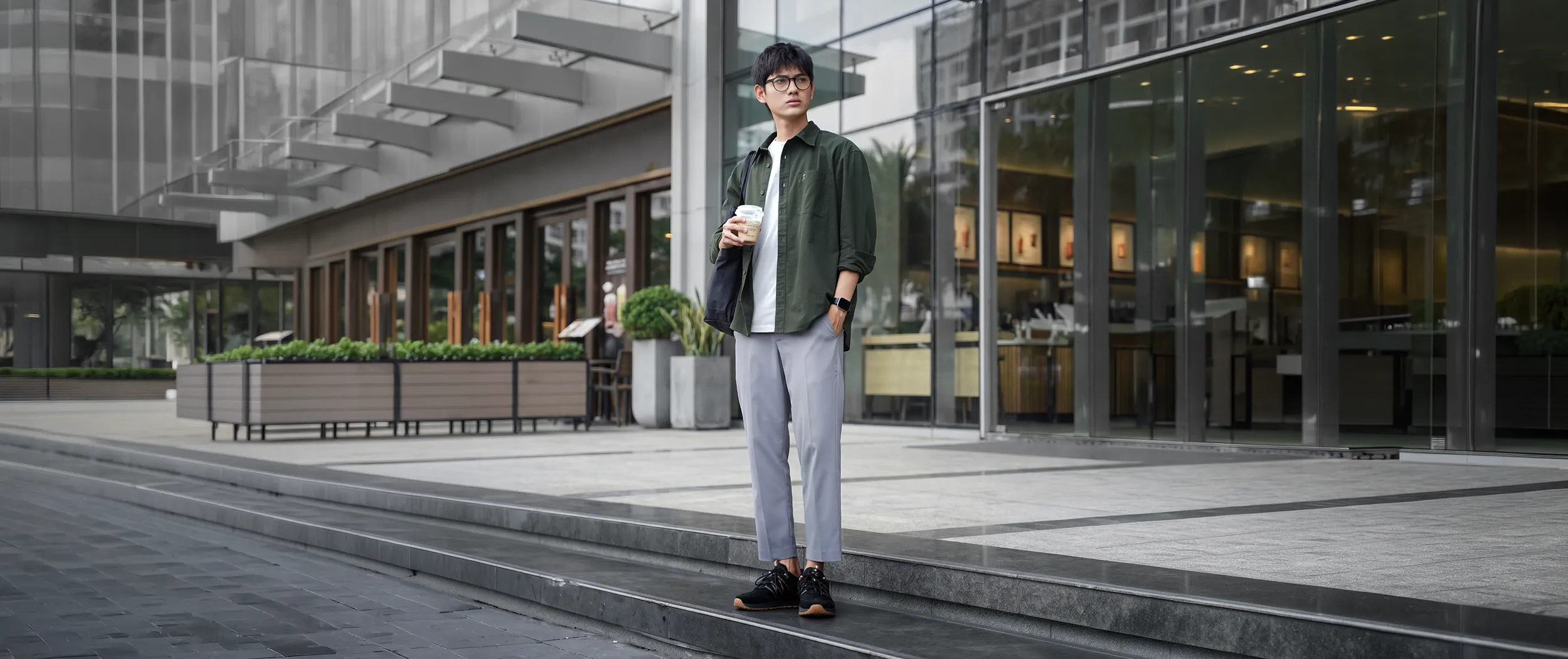 Oshie Kemeja Oversized Pria Katun Forest Green Casual Look