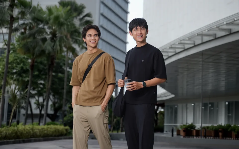 Kaos Oversize Cocok dengan Celana Apa? Ini 4 Cara Biar Penampilanmu Gak Kelihatan Kedodoran